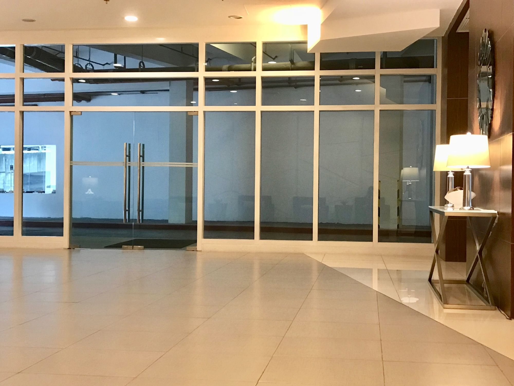 The Beacon Serviced Residences Макати Экстерьер фото