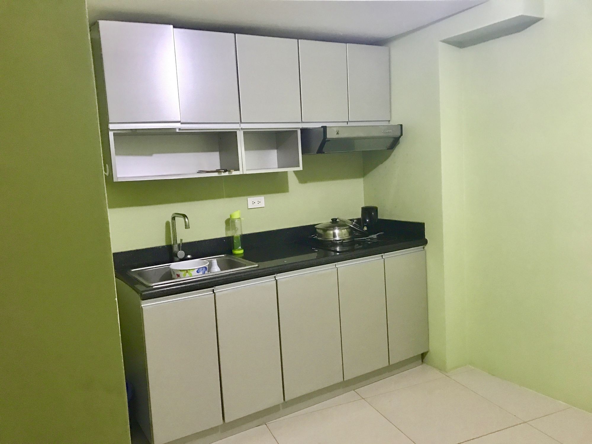 The Beacon Serviced Residences Макати Экстерьер фото
