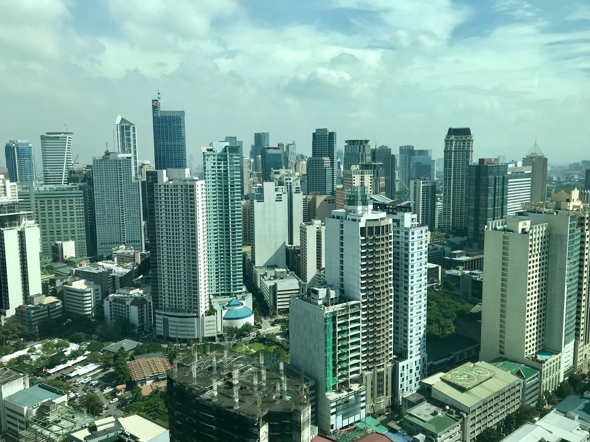 The Beacon Serviced Residences Макати Экстерьер фото