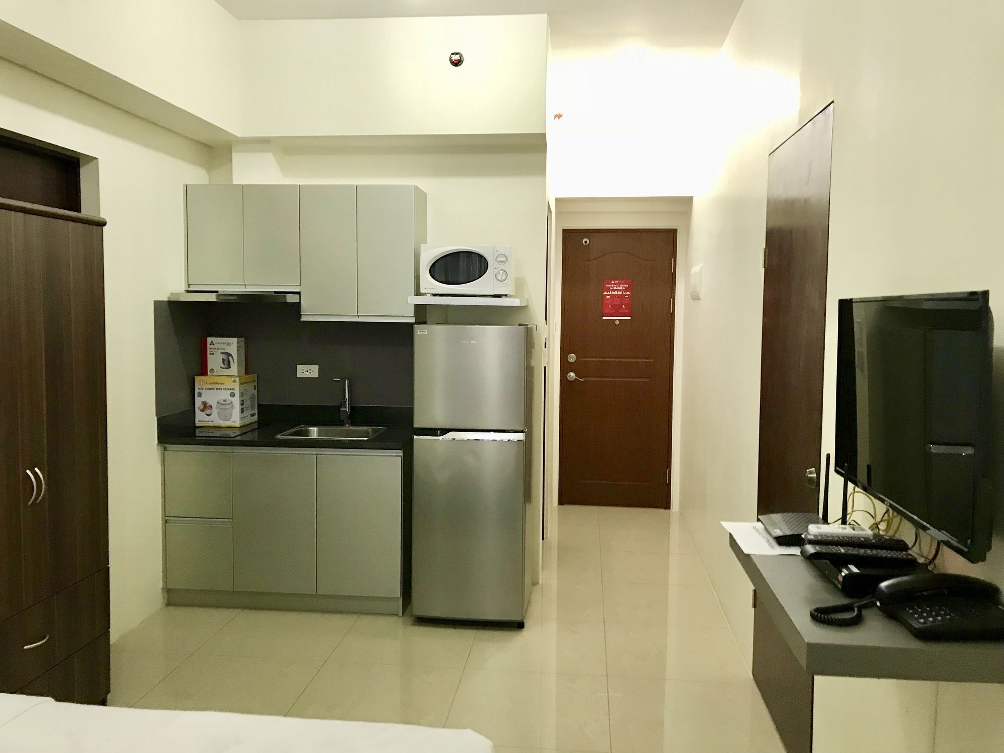 The Beacon Serviced Residences Макати Экстерьер фото